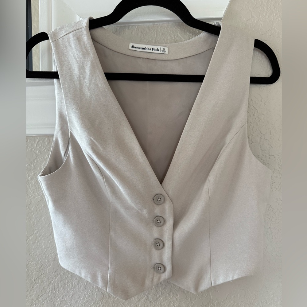 Abercrombie & Fitch Women's Cream Vest